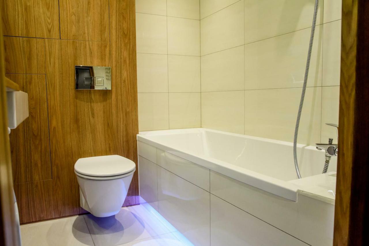 Chmielna Wood Lux Appartement Warschau Buitenkant foto